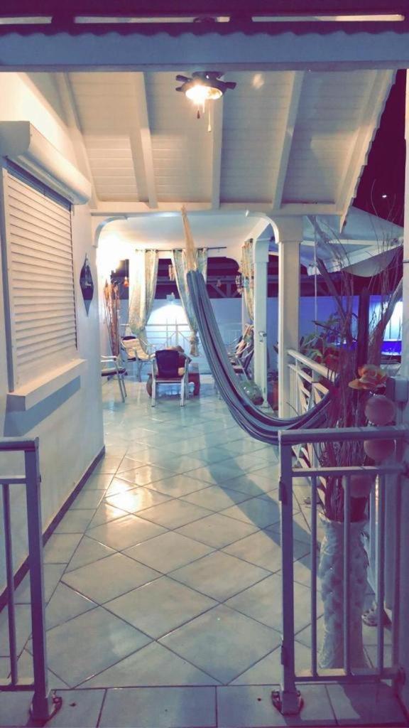 Le Sable Bleu - Evasion Tropicale A Sainte-Anne - Plage 5Min - Piscine - Parking - Logement Climatise - Vue Sur Les Palmiers - Parfait Pour Sejours En Famille Ou Entre Amis Eksteriør billede